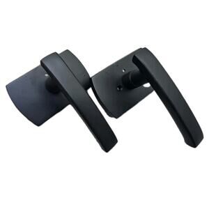 Emtek•Yuma Door Lever•Privacy•#4 Rosette•Left Hand•Flat Black (7200YMLHFB) [107]